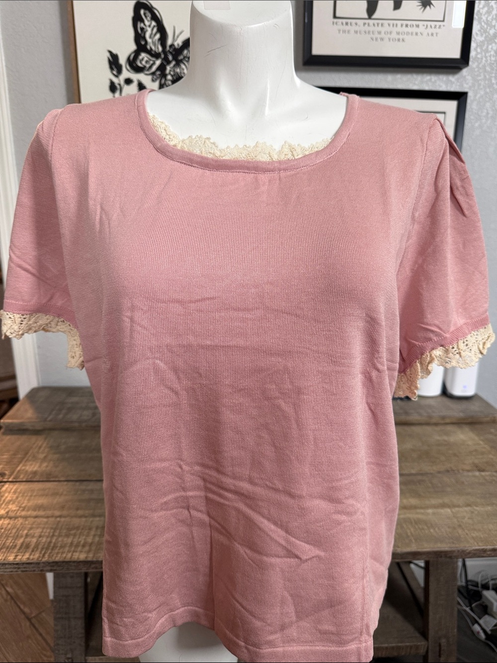 Women’s Pink Lace-Trim Short Sleeve Top